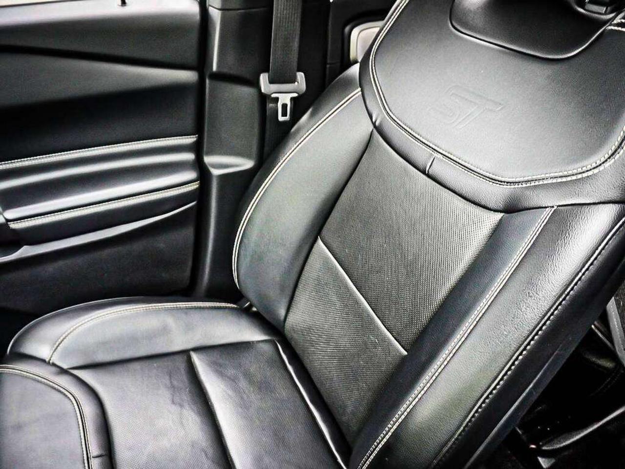 2020 Ford Explorer  Photo