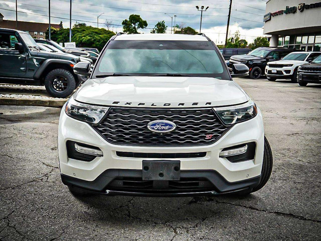 2020 Ford Explorer  Photo