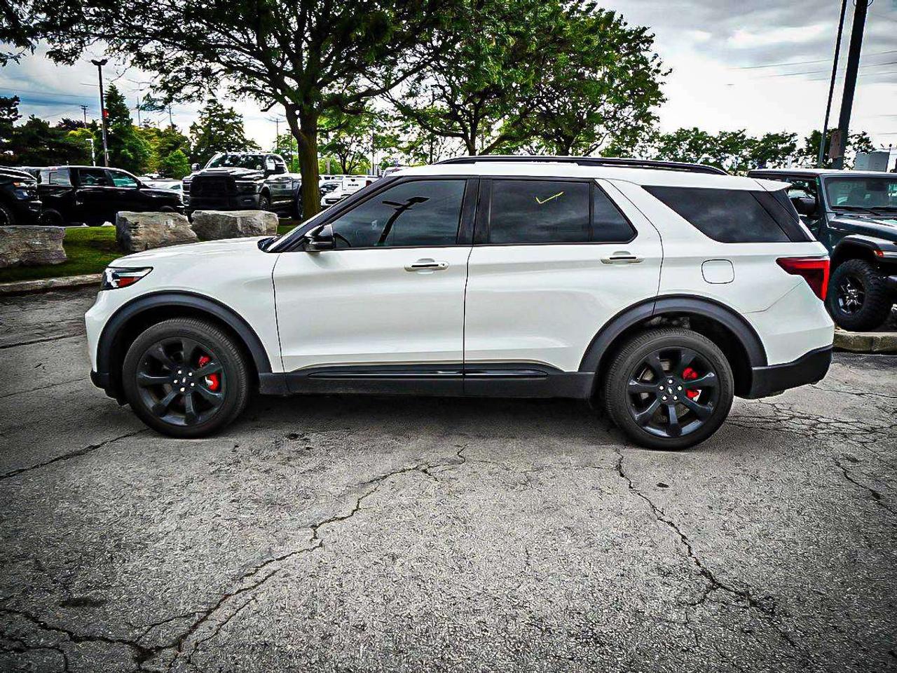 2020 Ford Explorer  Photo