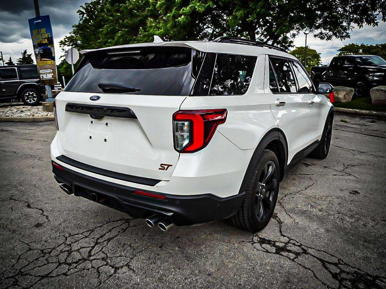 2020 Ford Explorer  Photo