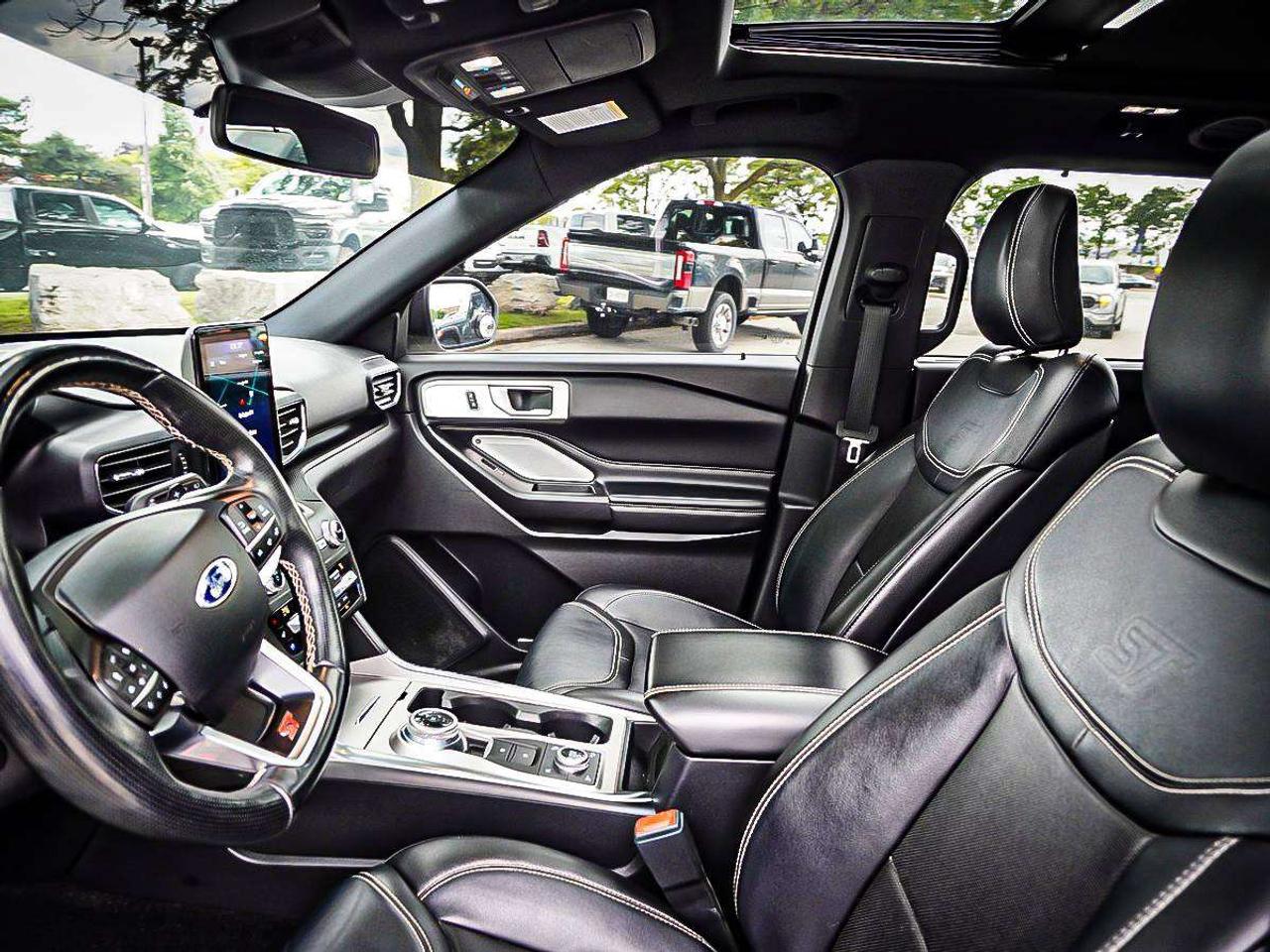 2020 Ford Explorer  Photo