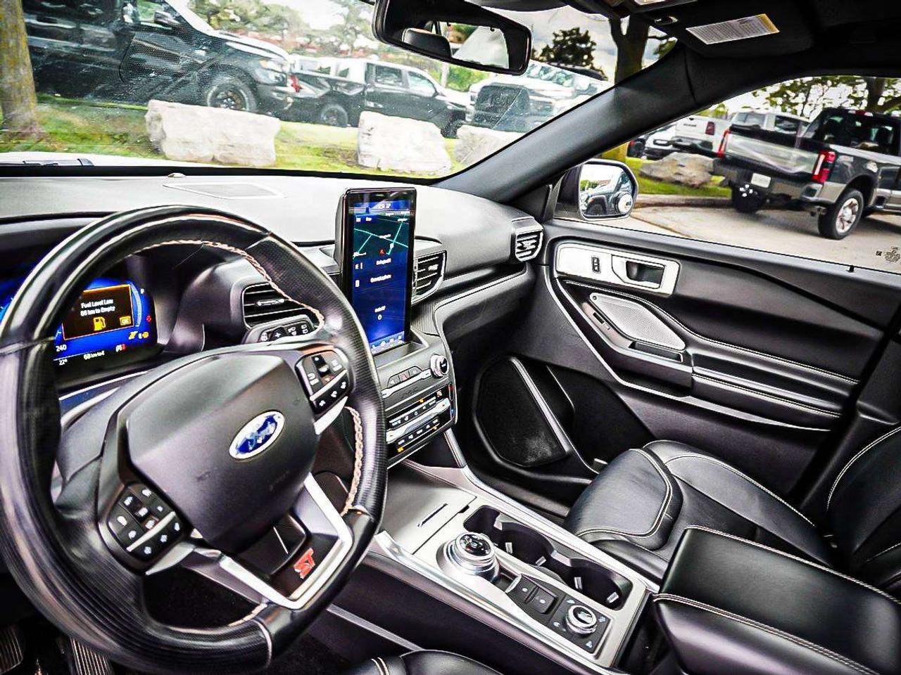 2020 Ford Explorer  Photo