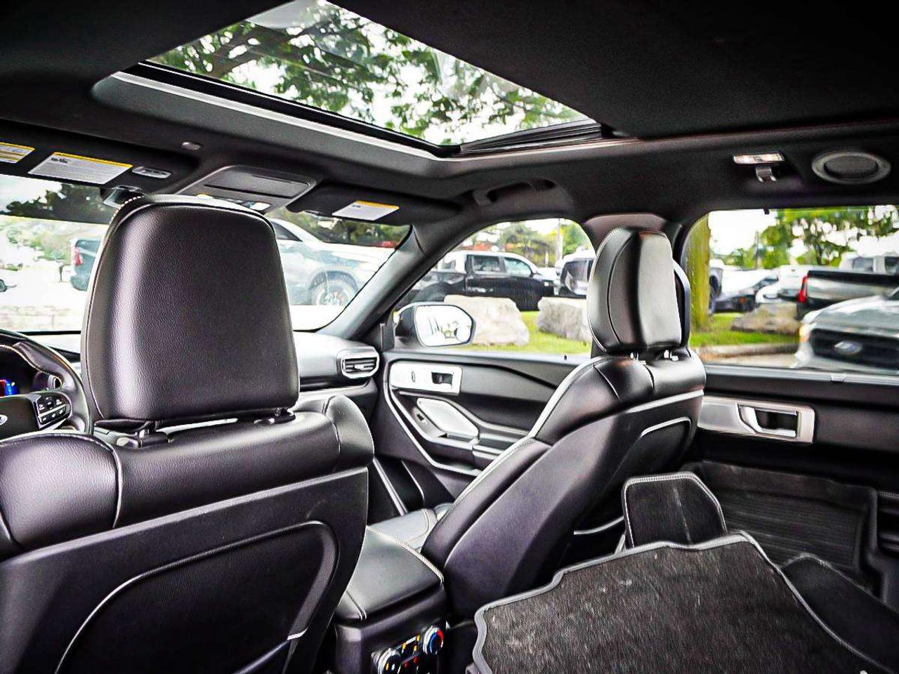 2020 Ford Explorer  Photo