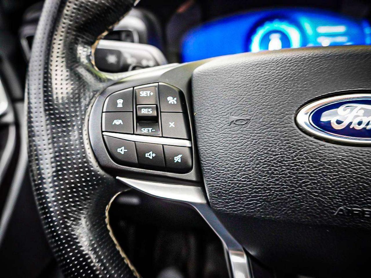 2020 Ford Explorer  Photo