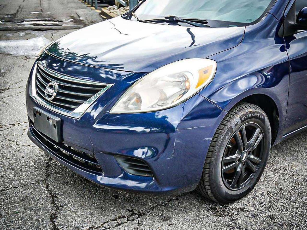 2012 Nissan Versa  Photo