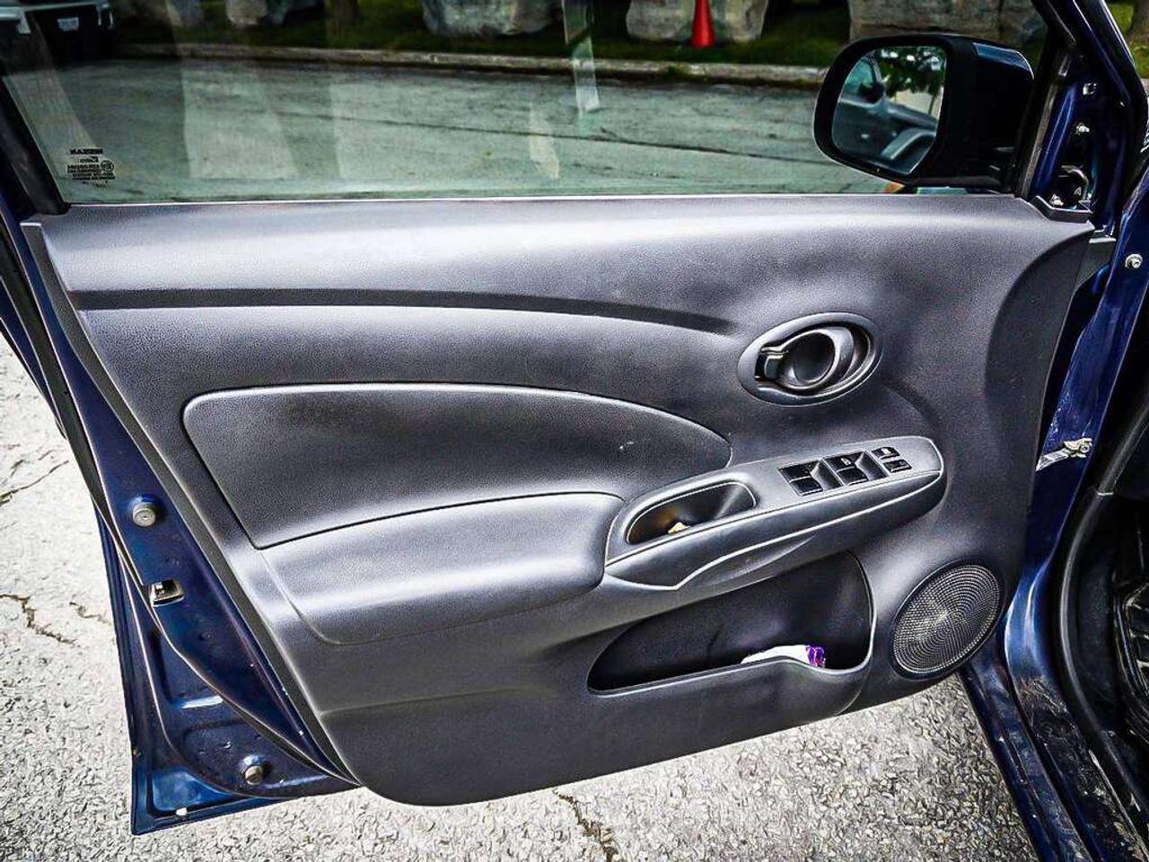 2012 Nissan Versa  Photo