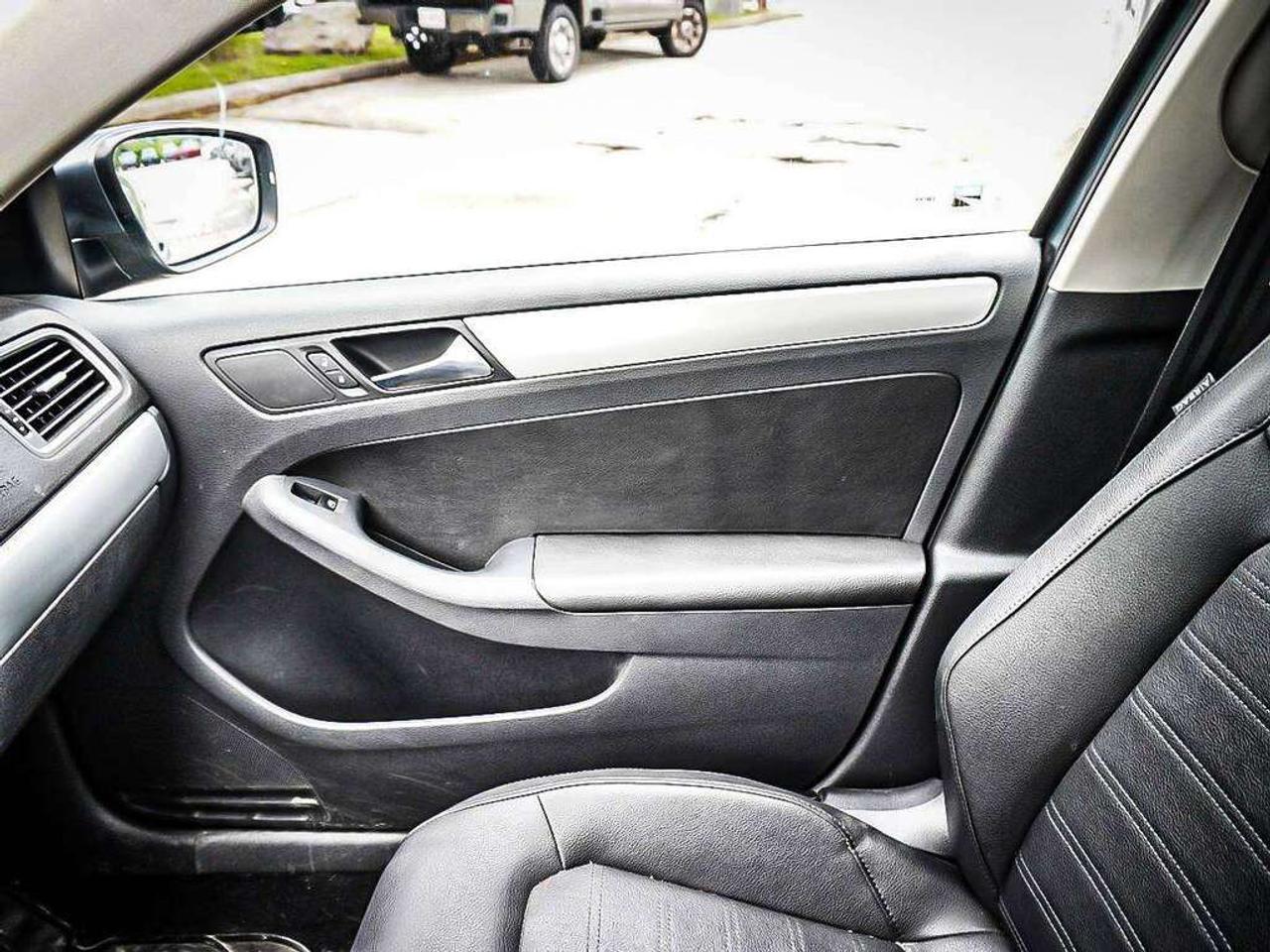 2011 Volkswagen Jetta  Photo