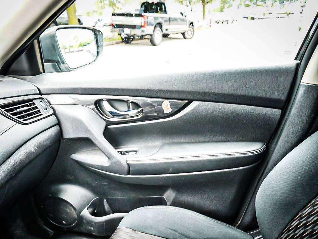 2017 Nissan Rogue  Photo