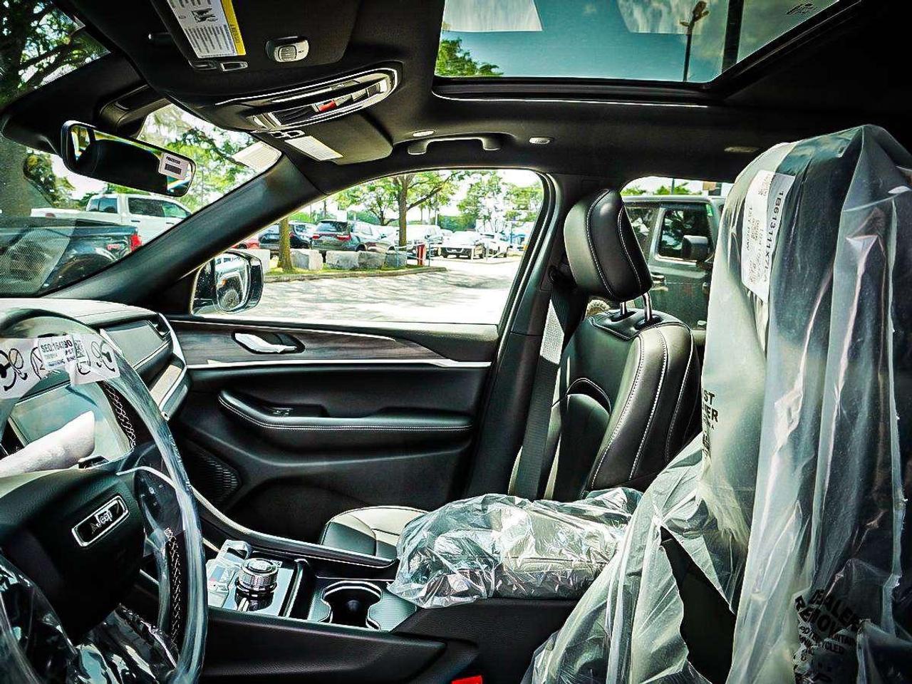 2026 Jeep Grand Cherokee  Photo