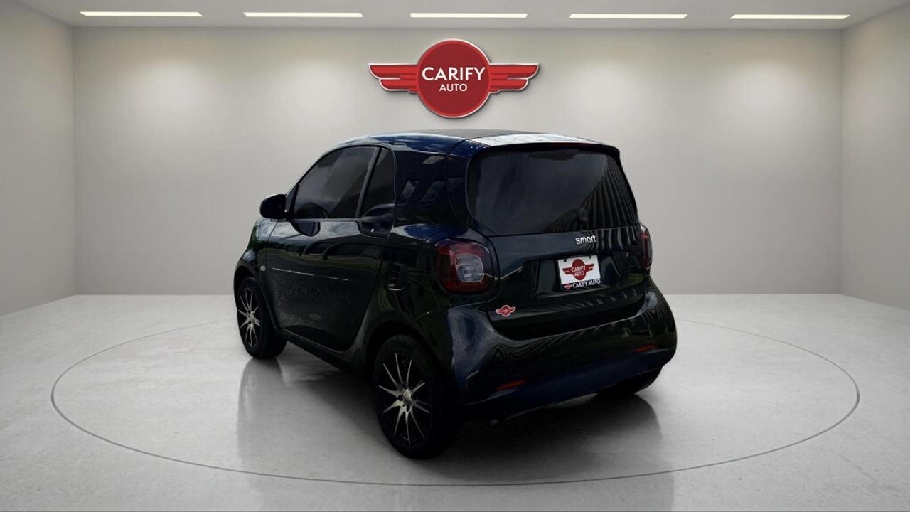 2017 Smart fortwo Pure Photo