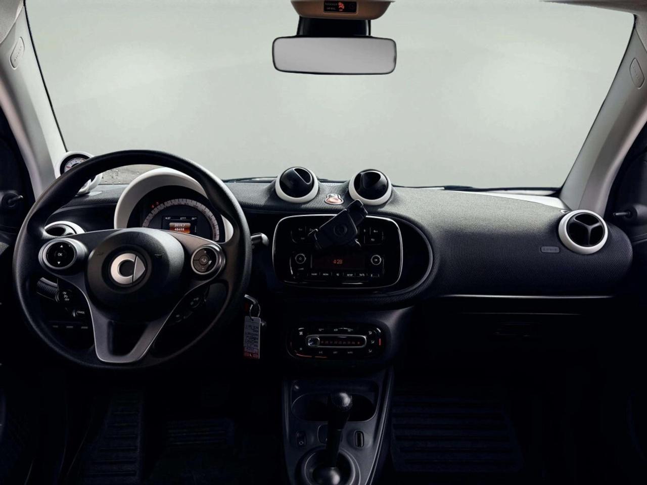 2017 Smart fortwo Pure Photo