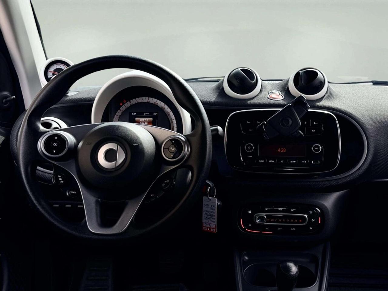 2017 Smart fortwo Pure Photo