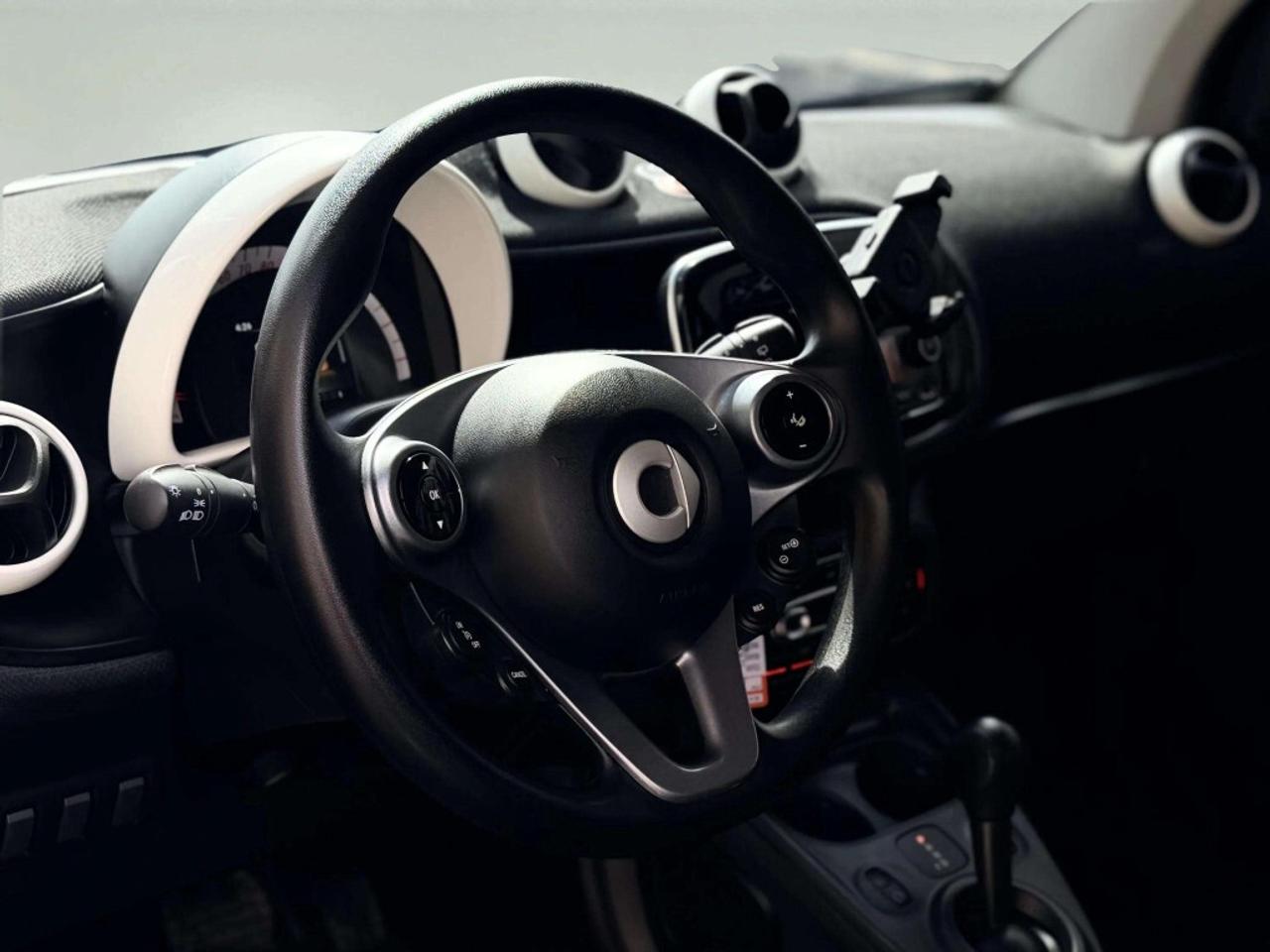 2017 Smart fortwo Pure Photo