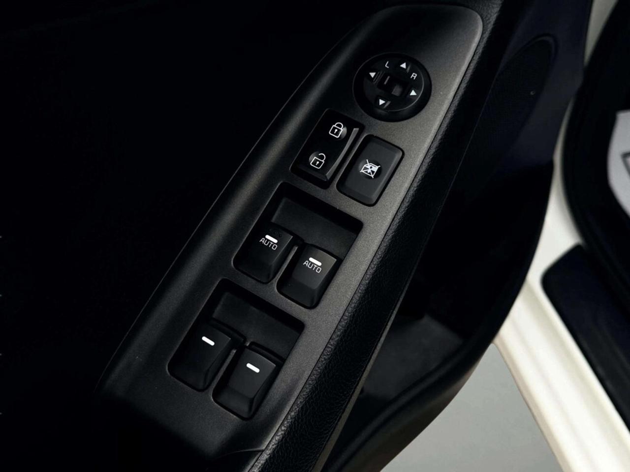 2016 Kia Forte Hatchback Automatic LX+ Photo
