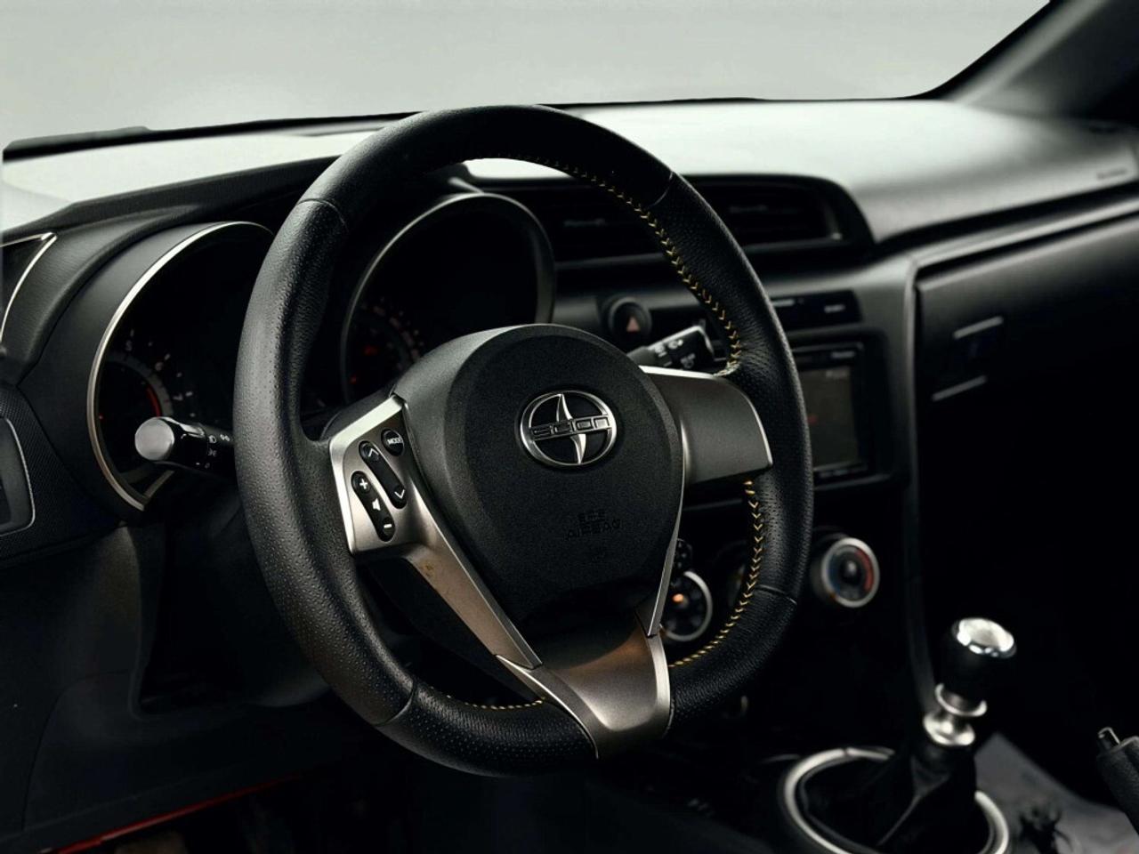 2012 Scion tC LOW KM! Photo