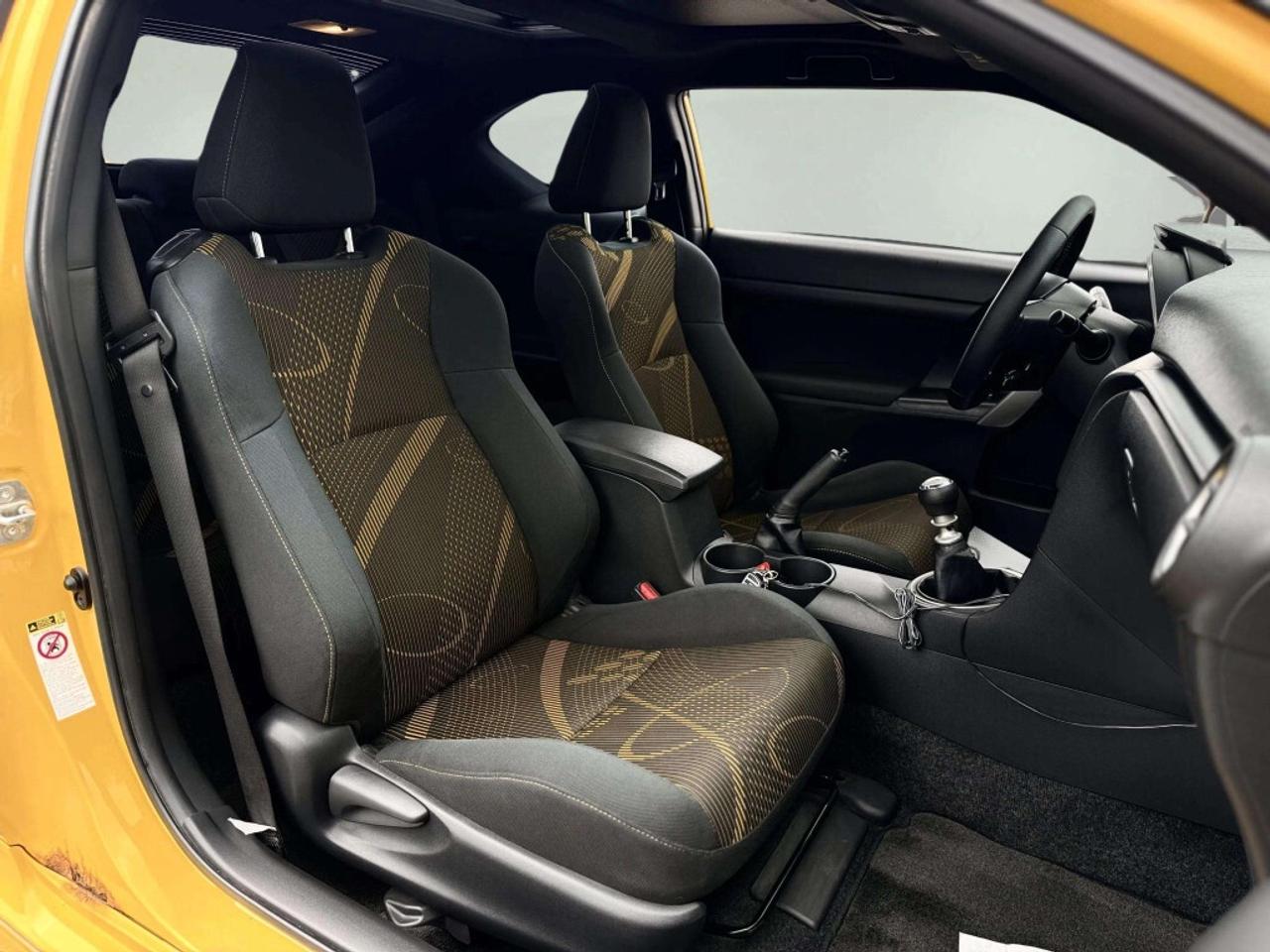 2012 Scion tC LOW KM! Photo