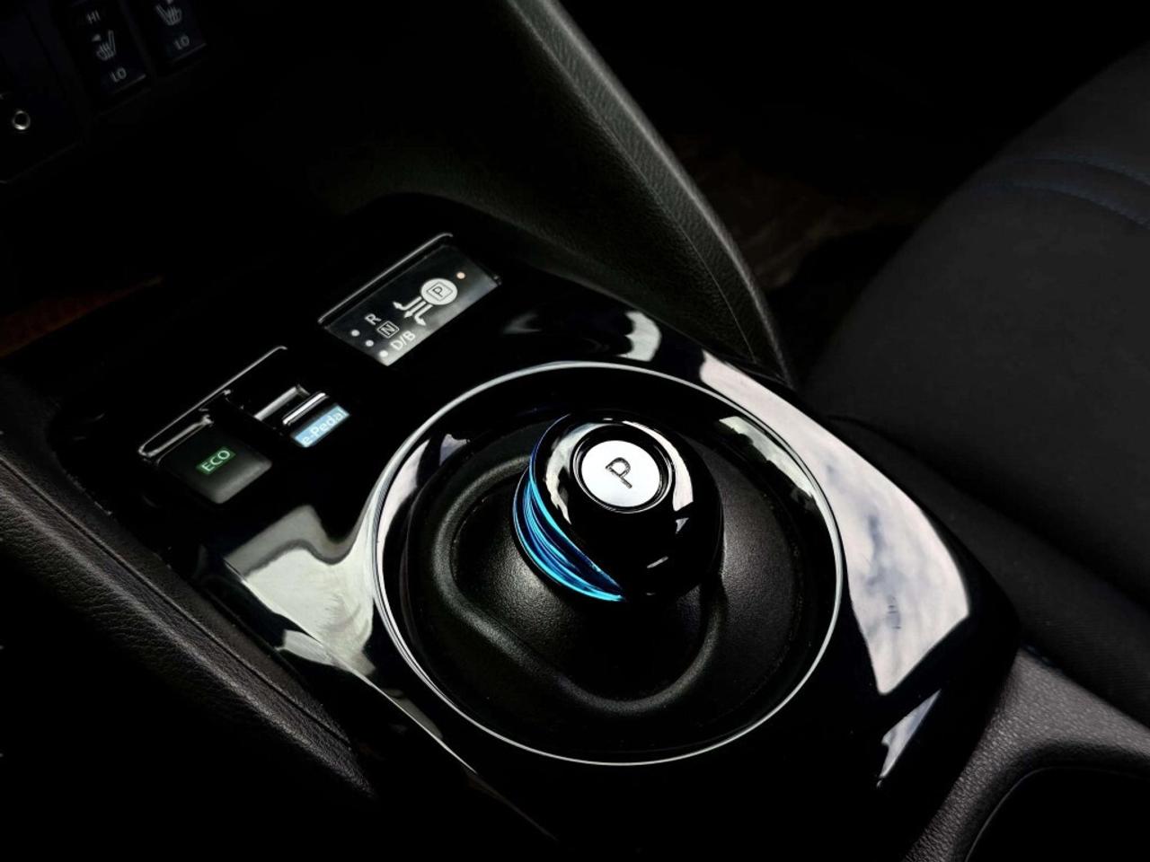 2018 Nissan Leaf S Photo