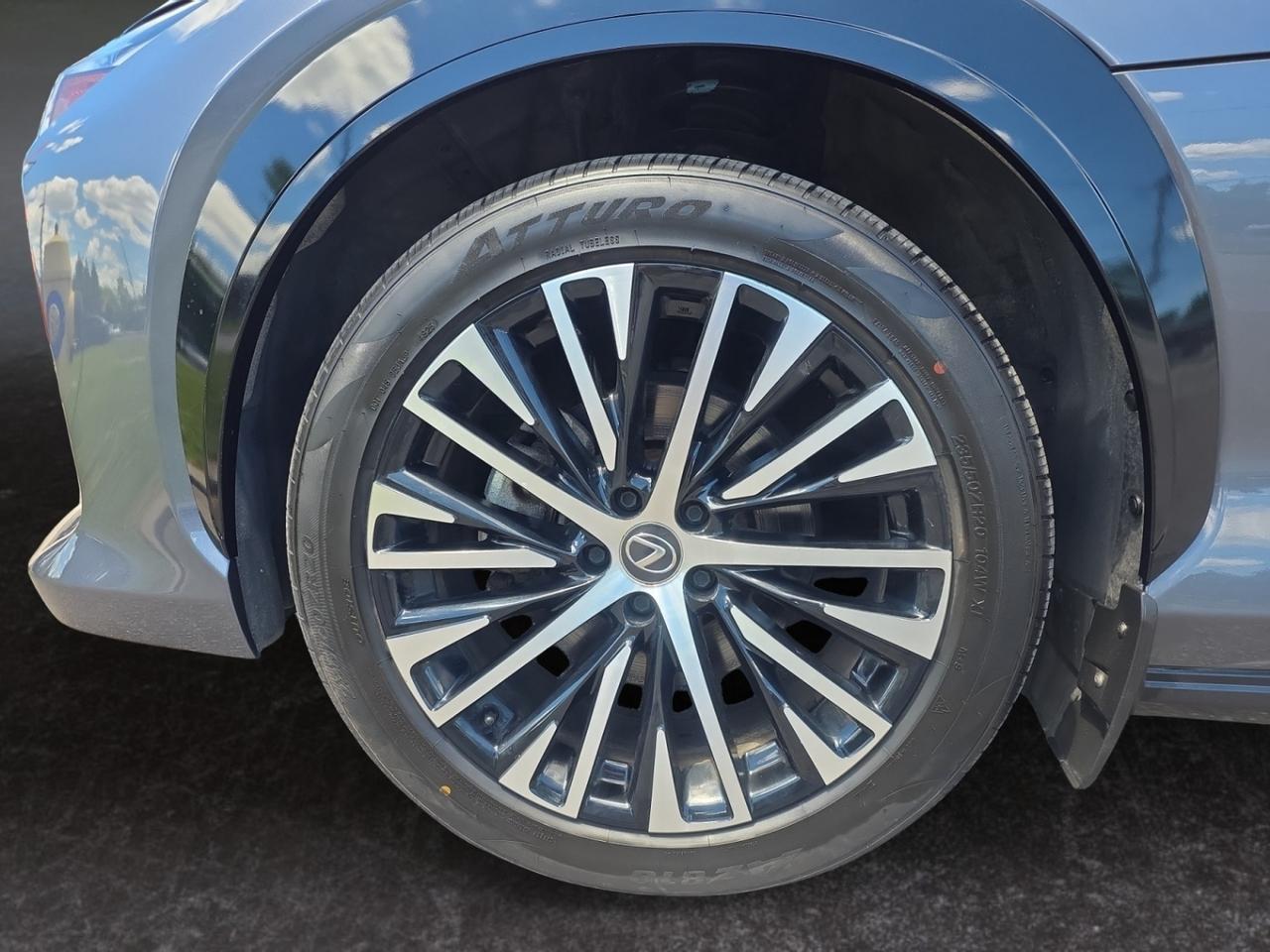 2023 Lexus RZ 450e AWD * 1 OWNER / COOLED SEATS / CARPLAY / PANO Photo