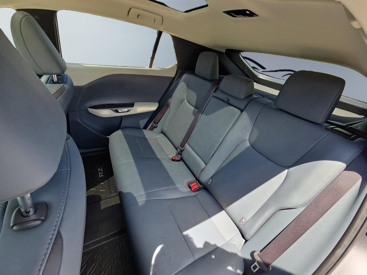2023 Lexus RZ 450e AWD * 1 OWNER / COOLED SEATS / CARPLAY / PANO Photo