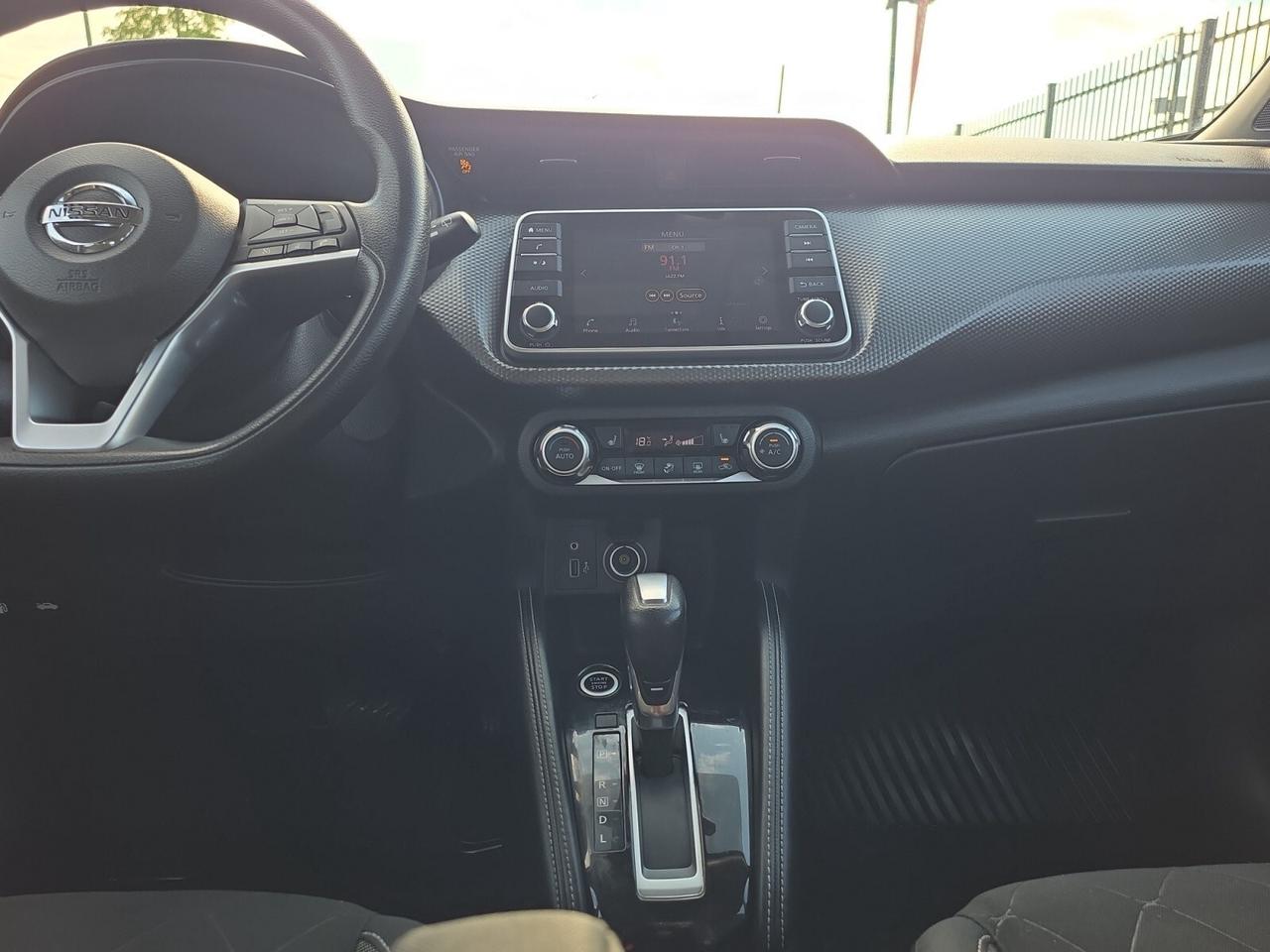 2020 Nissan Kicks SV * NO ACCIDENTS / CARPLAY / BACKUP CAMERA / PARK Photo