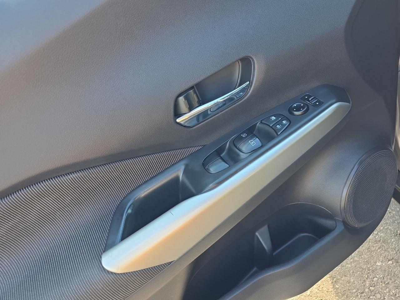 2020 Nissan Kicks SV * NO ACCIDENTS / CARPLAY / BACKUP CAMERA / PARK Photo