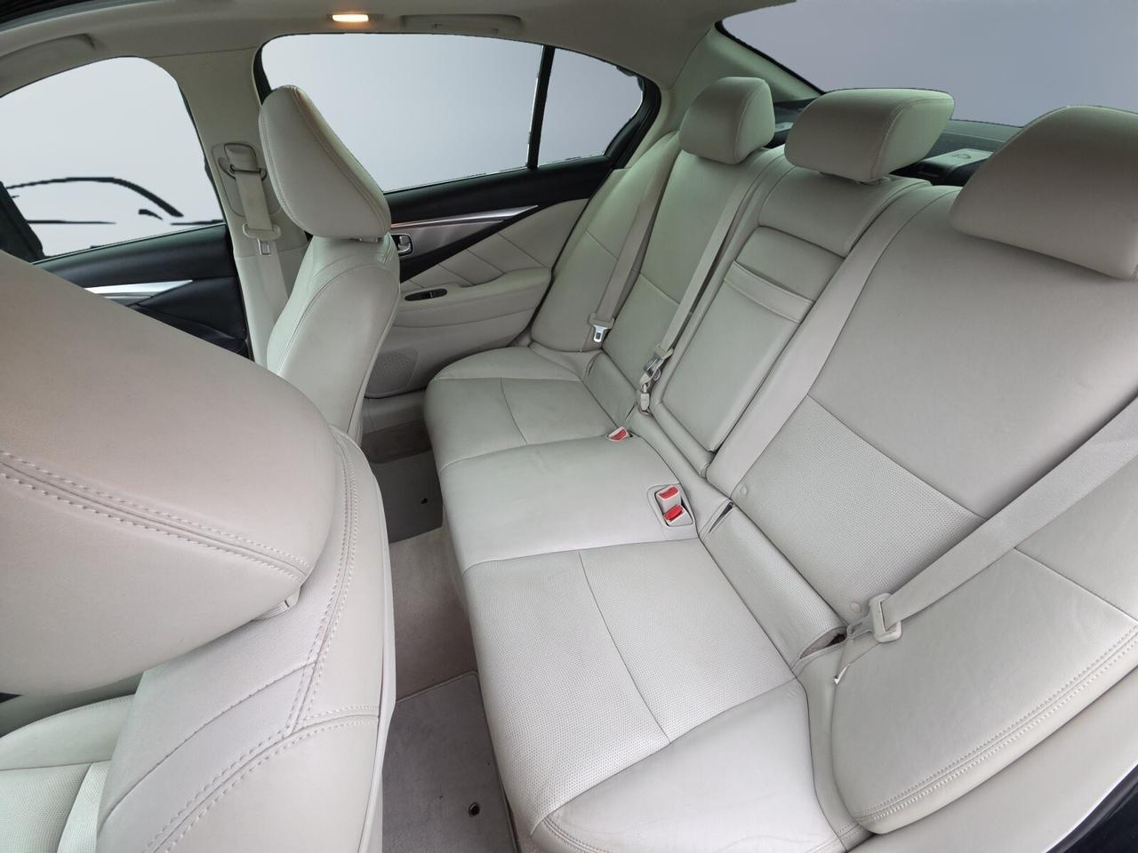 2016 Infiniti Q50 2.0t AWD * SUNROOF / CAMERA / XENON LIGHTS / HEATE Photo