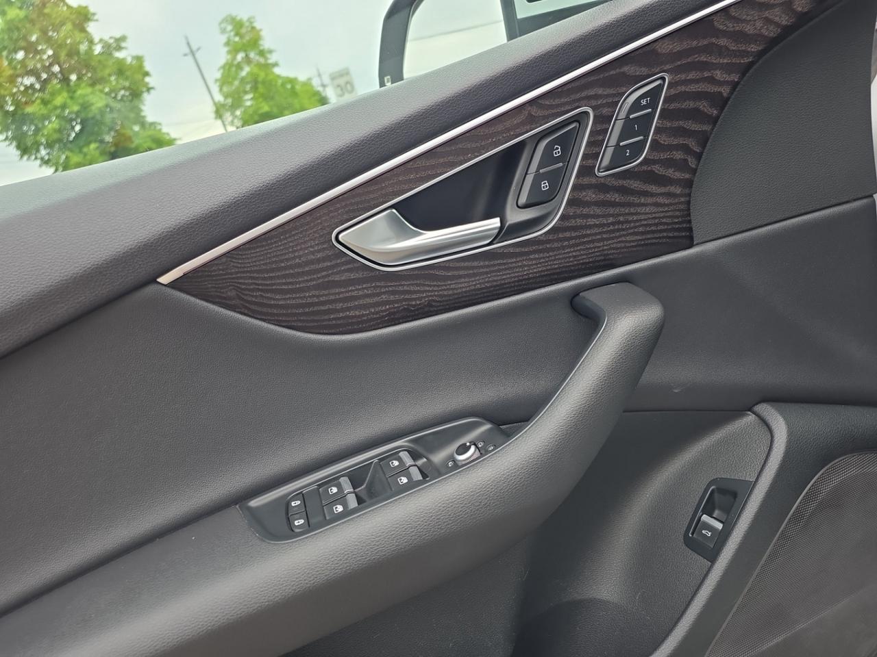 2022 Audi Q7 S-LINE 55 TFSI * NO ACCIDENTS / FULL SERVICE HISTO Photo