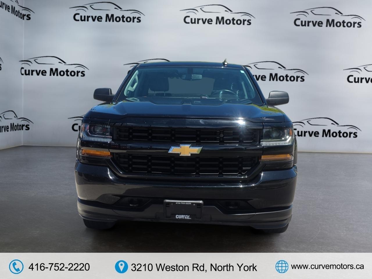 2018 Chevrolet Silverado 1500 4WD Crew Cab 143.5 Custom * NO ACCIDENTS / LOW KM Photo