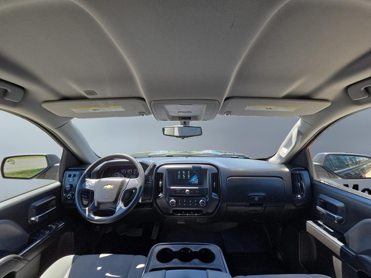 2018 Chevrolet Silverado 1500 4WD Crew Cab 143.5 Custom * NO ACCIDENTS / LOW KM Photo