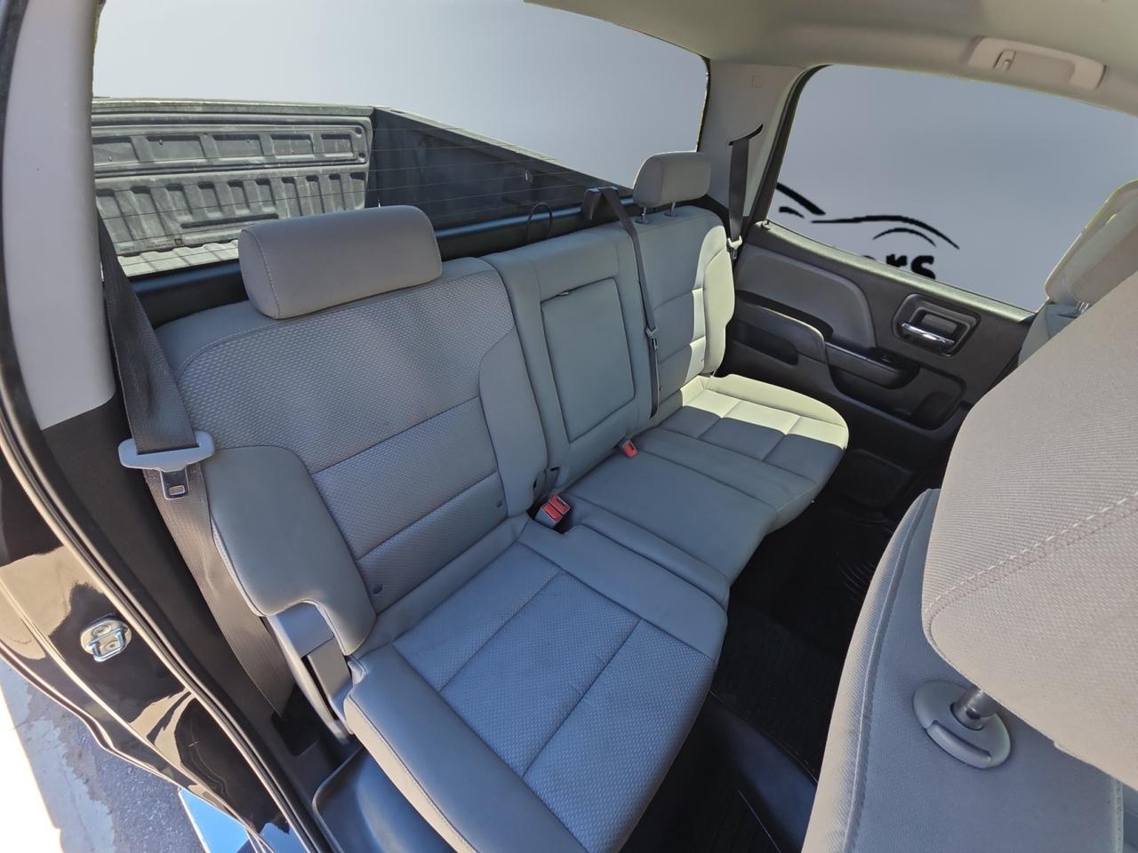 2018 Chevrolet Silverado 1500 4WD Crew Cab 143.5 Custom * NO ACCIDENTS / LOW KM Photo