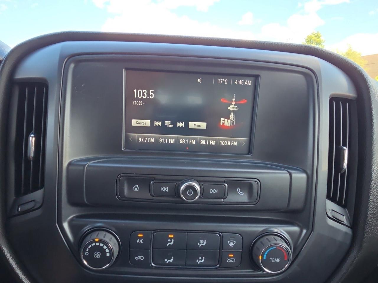2017 GMC Sierra 1500 Crew Cab 143.5 * NO ACCIDENTS / 1 OWNER / FULL SER Photo