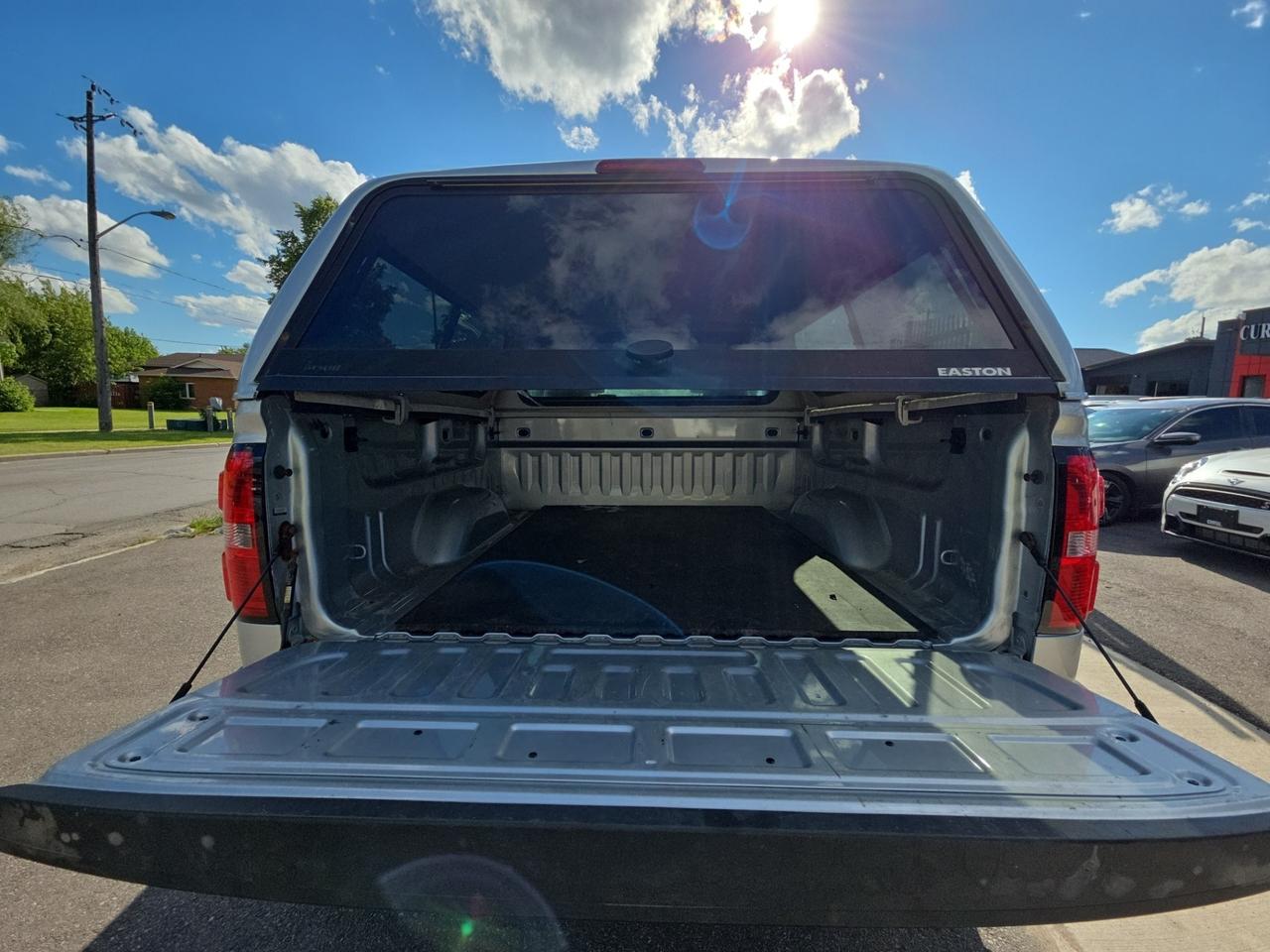 2017 GMC Sierra 1500 Crew Cab 143.5 * NO ACCIDENTS / 1 OWNER / FULL SER Photo