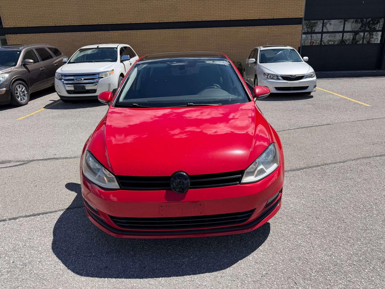 2017 Volkswagen Golf Highline,Leather,Sunroof,Blind Spot,Carplay Photo