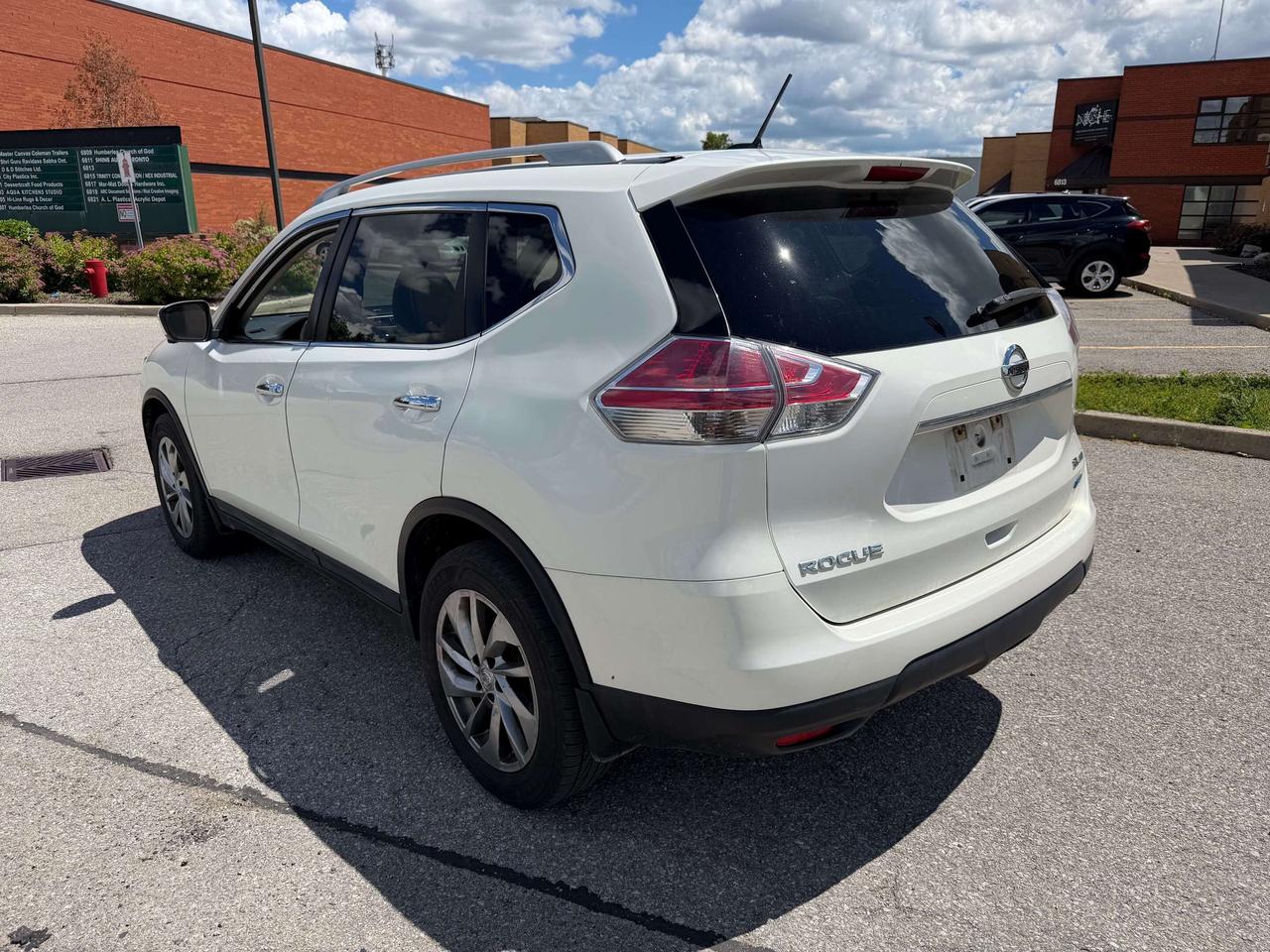 2014 Nissan Rogue SL AWD PANO ROOF BLIND SPOT 360 CAMERA Photo