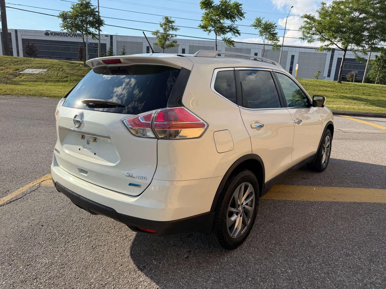 2014 Nissan Rogue SL AWD PANO ROOF BLIND SPOT 360 CAMERA Photo