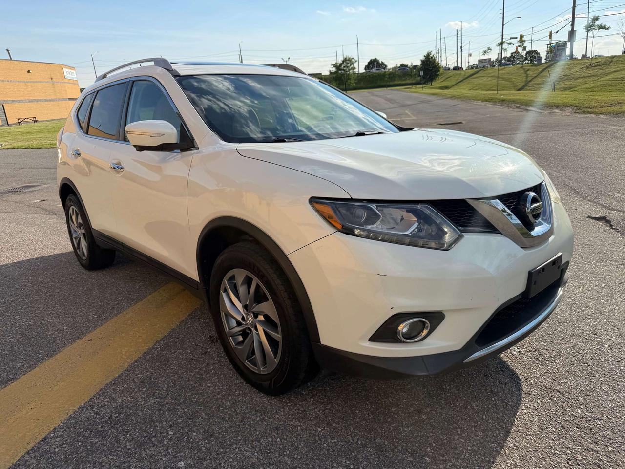 2014 Nissan Rogue SL AWD PANO ROOF BLIND SPOT 360 CAMERA Photo