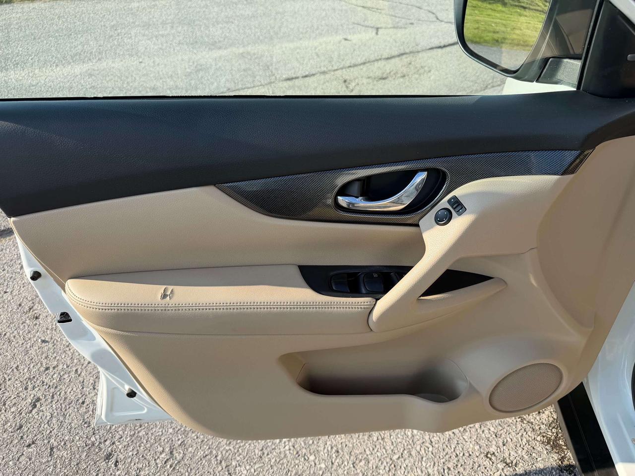 2014 Nissan Rogue SL AWD PANO ROOF BLIND SPOT 360 CAMERA Photo