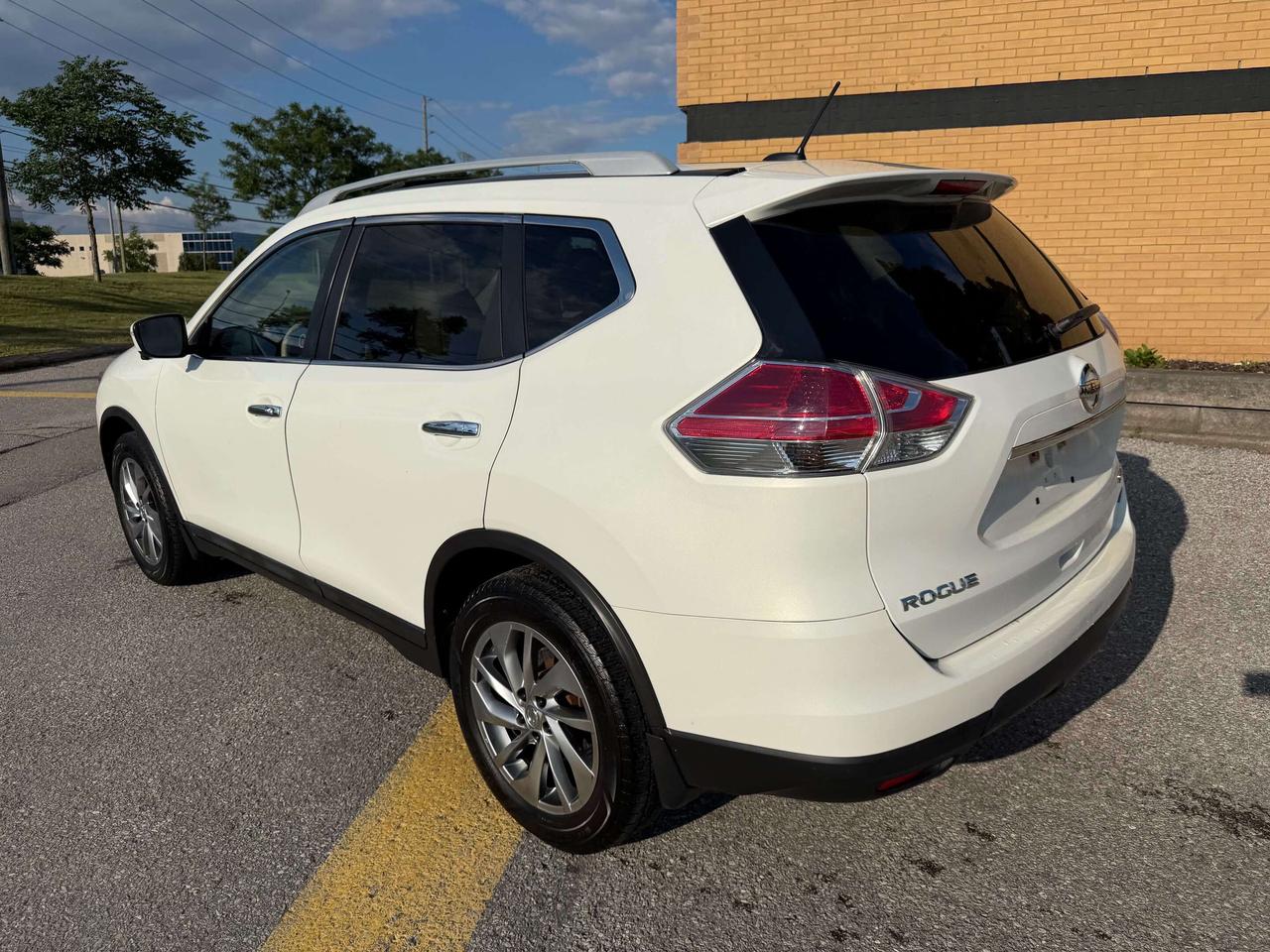 2014 Nissan Rogue SL AWD PANO ROOF BLIND SPOT 360 CAMERA Photo