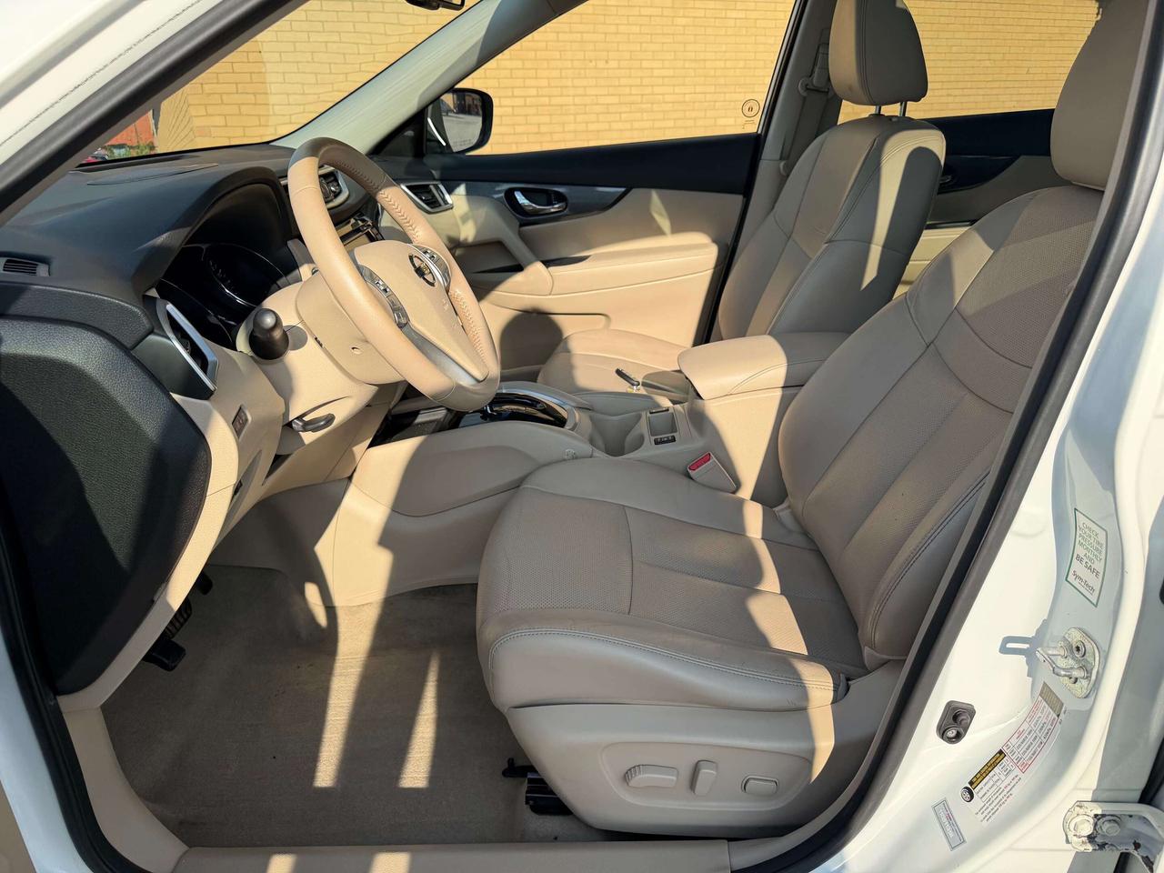 2014 Nissan Rogue SL AWD PANO ROOF BLIND SPOT 360 CAMERA Photo