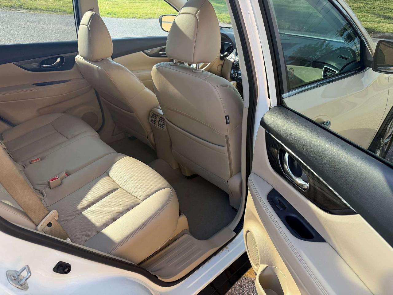 2014 Nissan Rogue SL AWD PANO ROOF BLIND SPOT 360 CAMERA Photo
