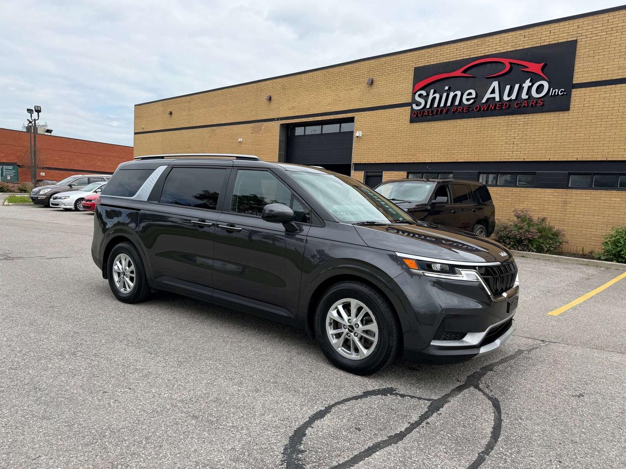 2023 Kia Carnival LX+ Power Doors Remote Start Certified Photo
