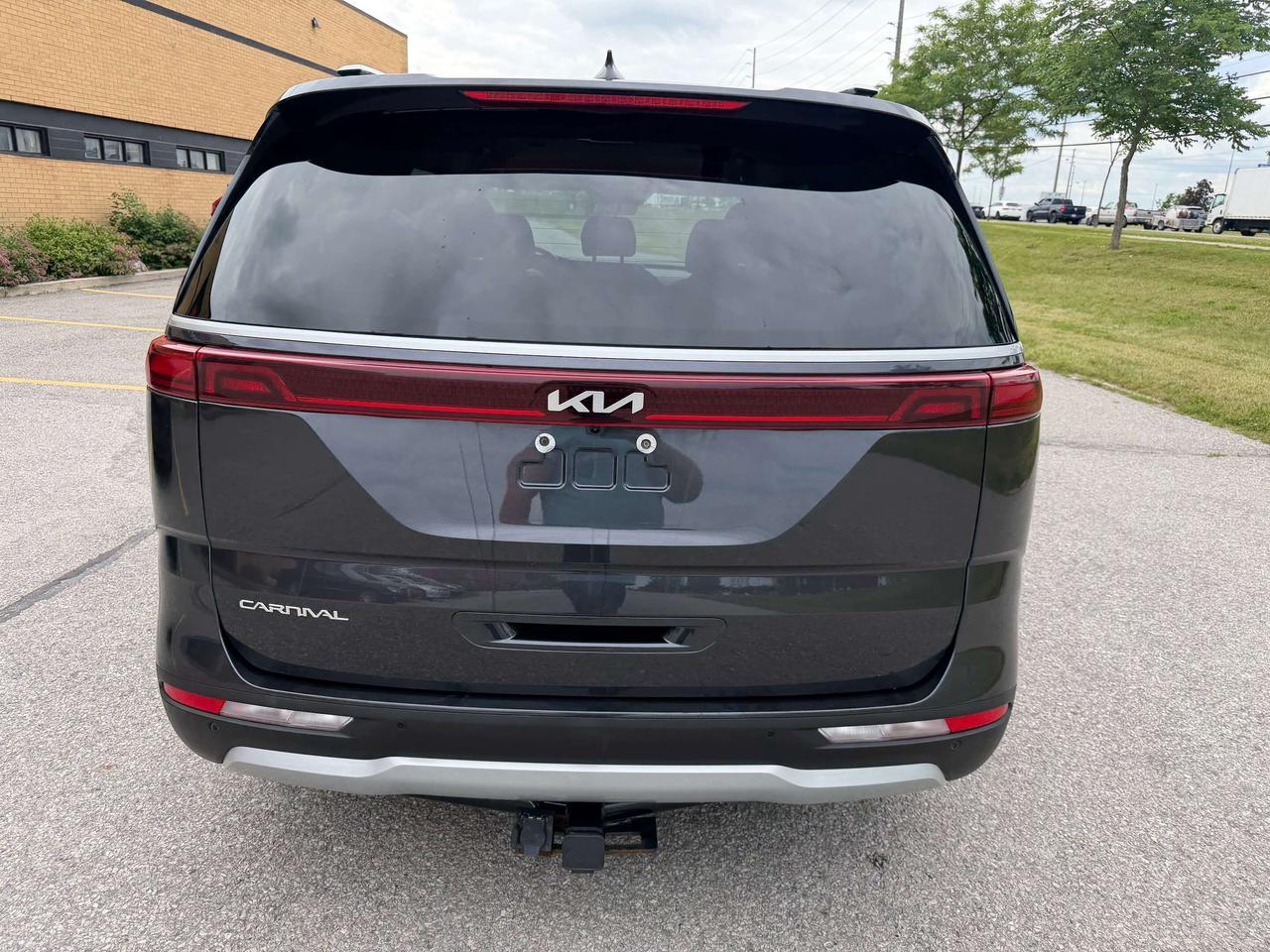 2023 Kia Carnival LX+ Power Doors Remote Start Certified Photo4