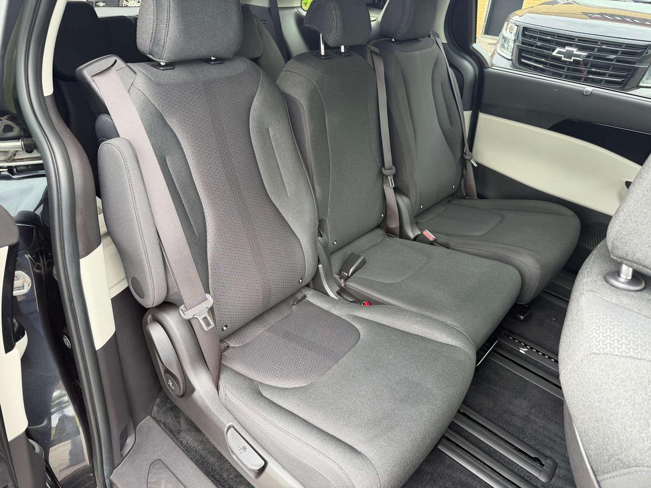 2023 Kia Carnival LX+ Power Doors Remote Start Certified Photo
