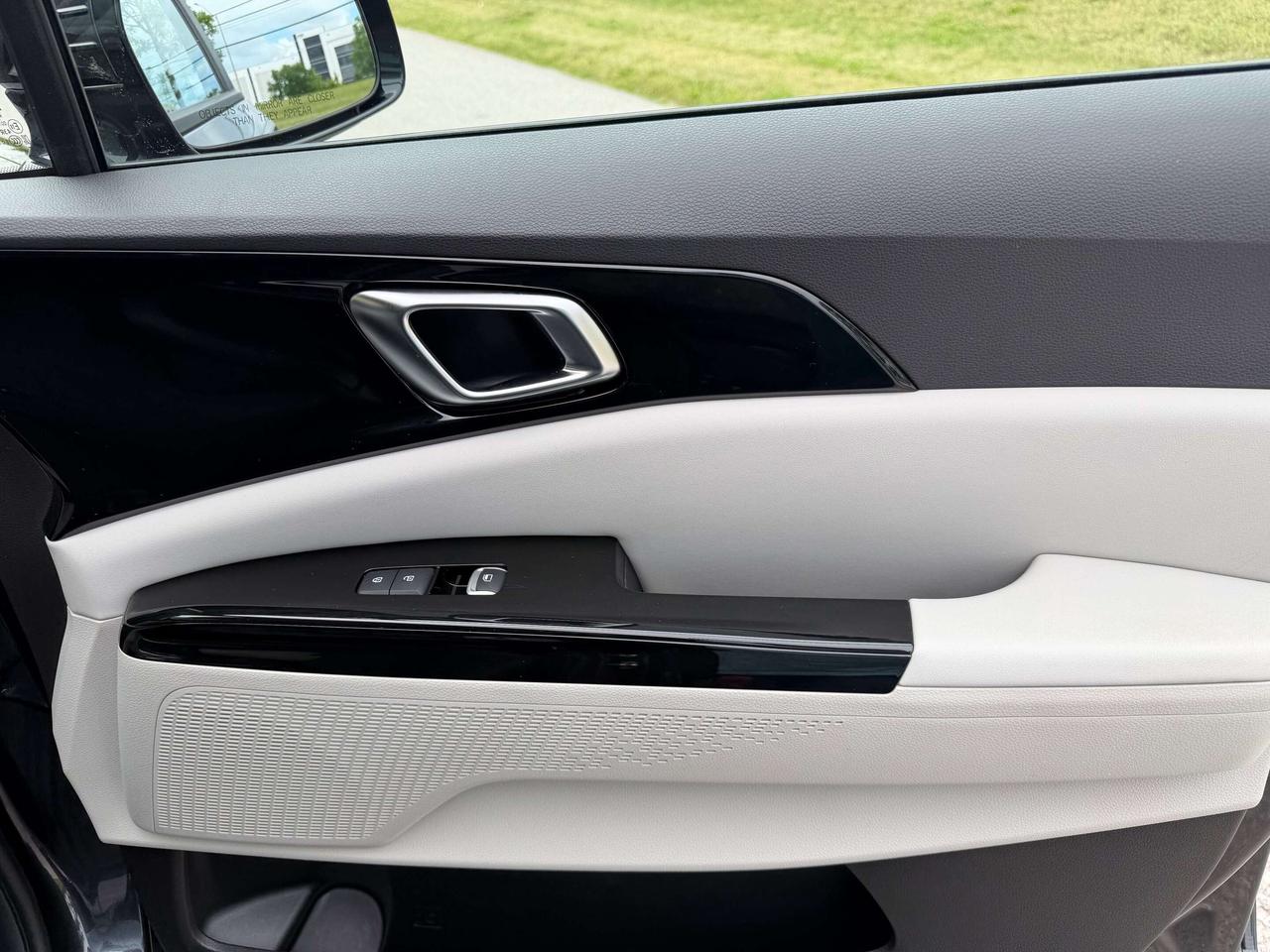 2023 Kia Carnival LX+ Power Doors Remote Start Certified Photo