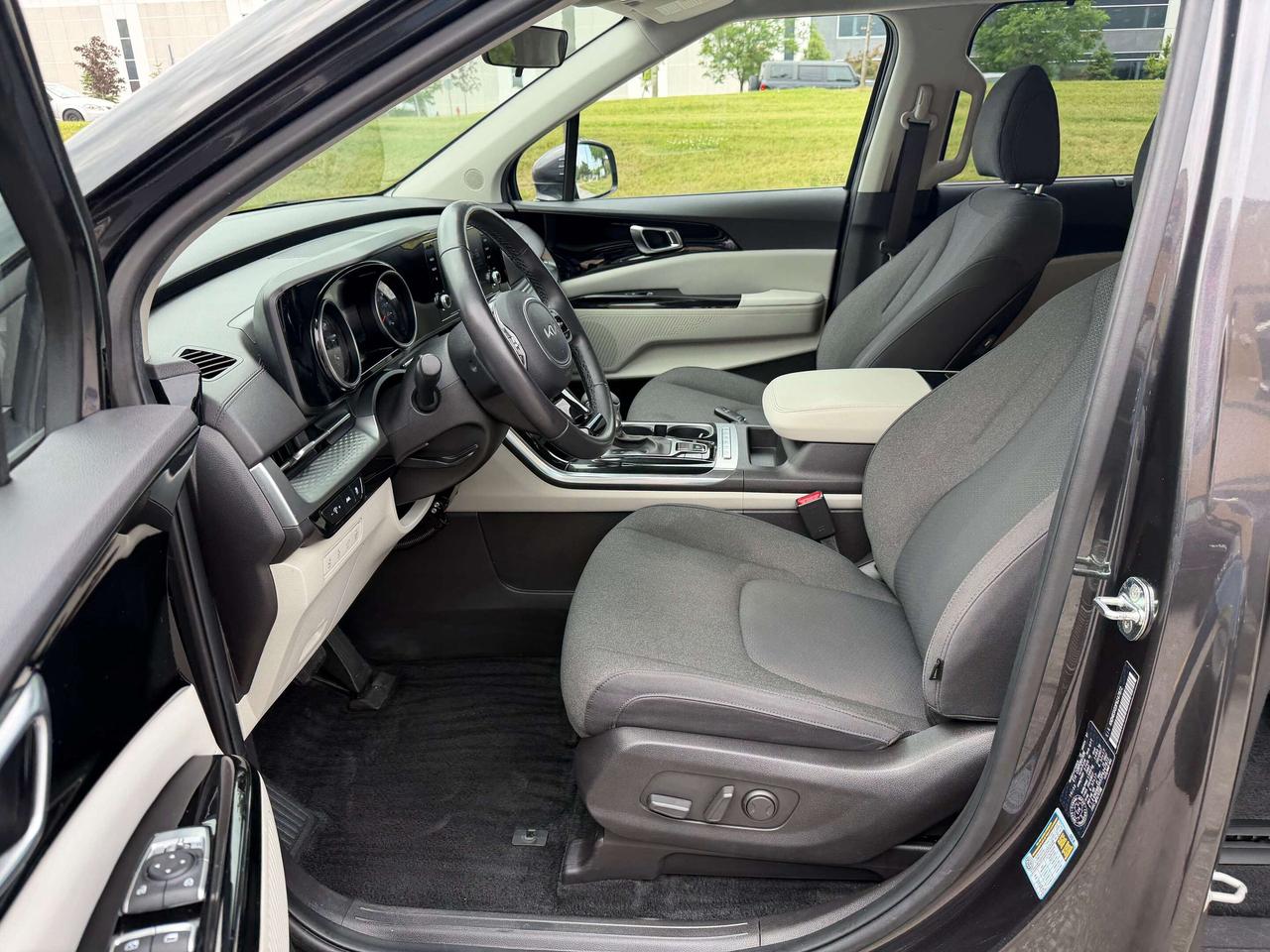 2023 Kia Carnival LX+ Power Doors Remote Start Certified Photo