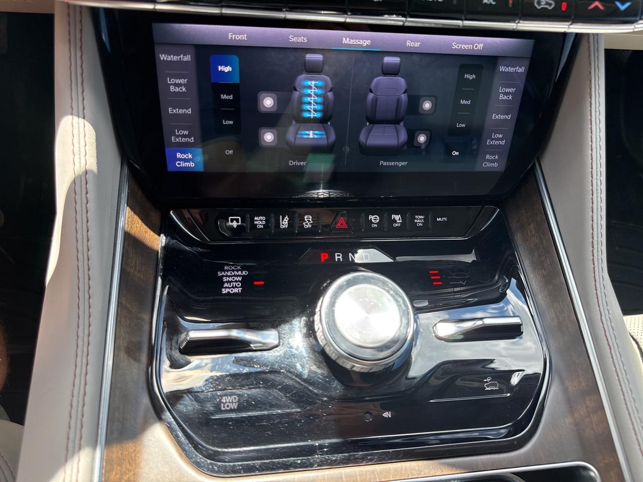 2022 Jeep Grand Wagoneer Series I Photo