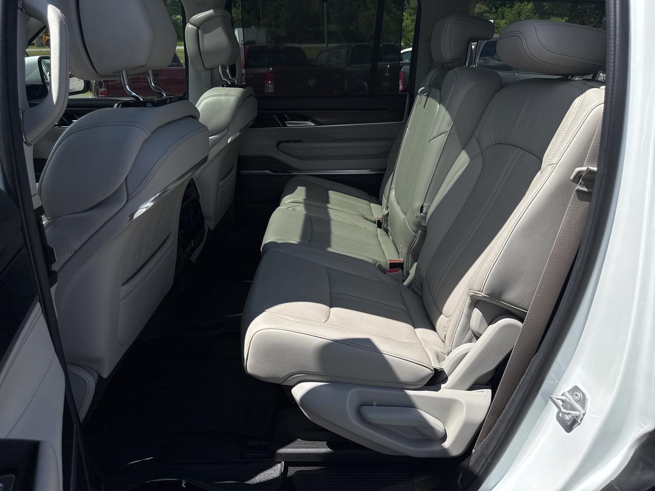 2022 Jeep Grand Wagoneer Series I Photo