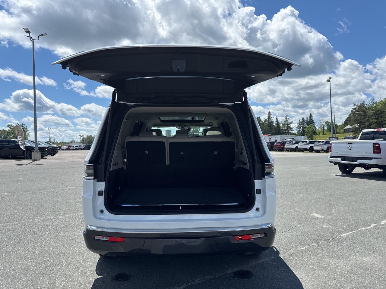 2022 Jeep Grand Wagoneer Series I Photo