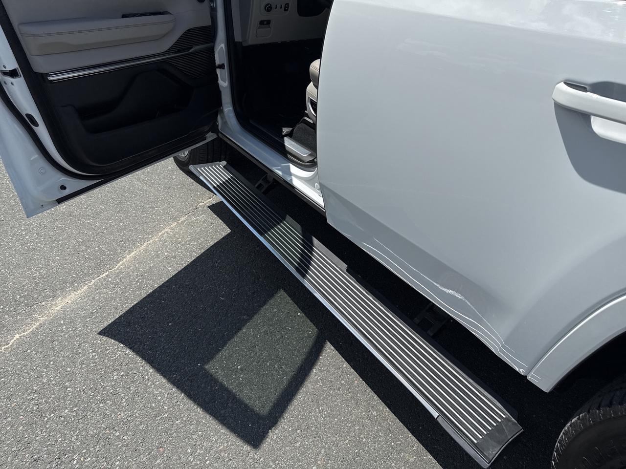 2022 Jeep Grand Wagoneer Series I Photo