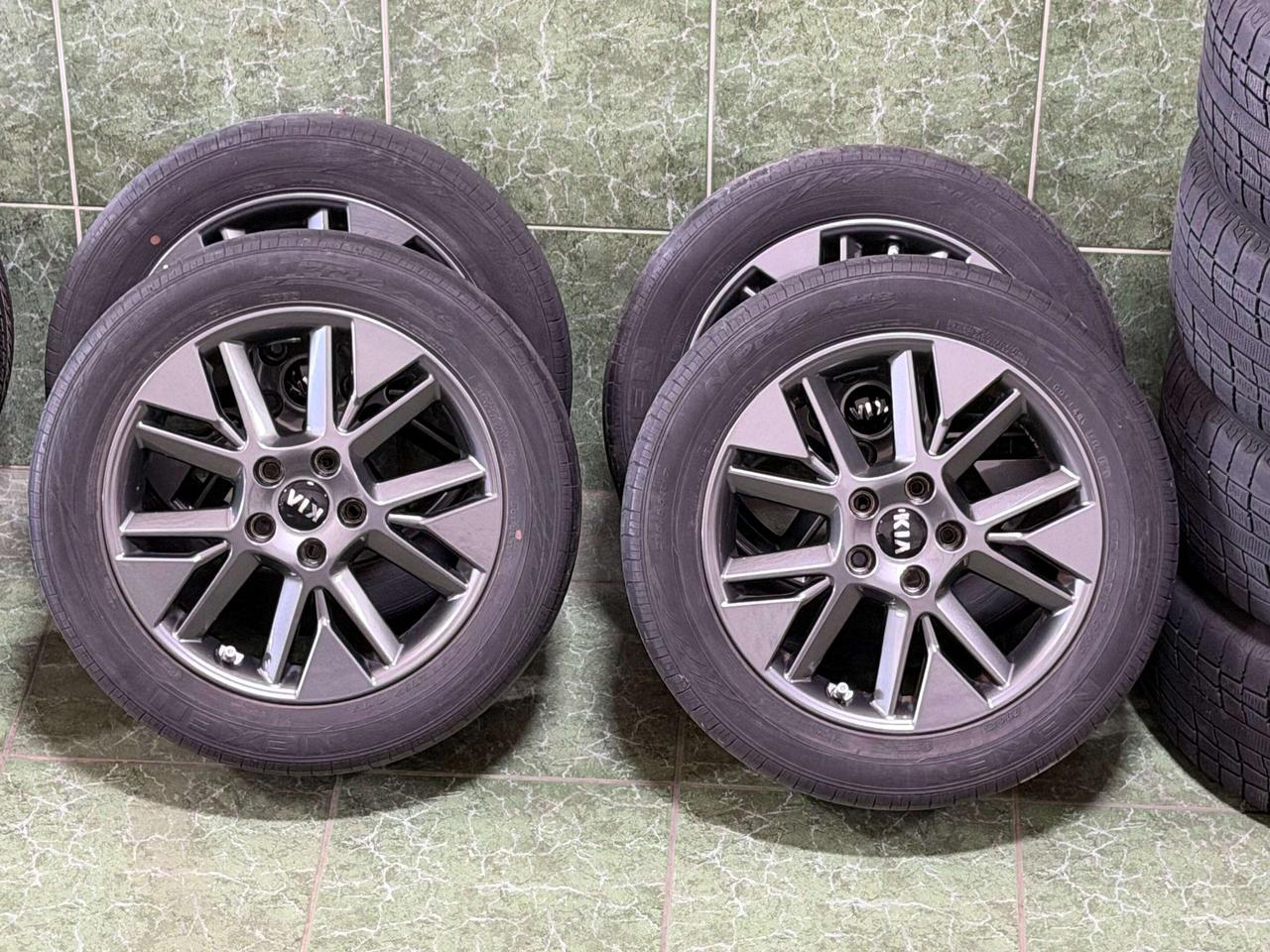 2020 Kia Soul EX Sunroof Certified 2 sets of wheels Photo